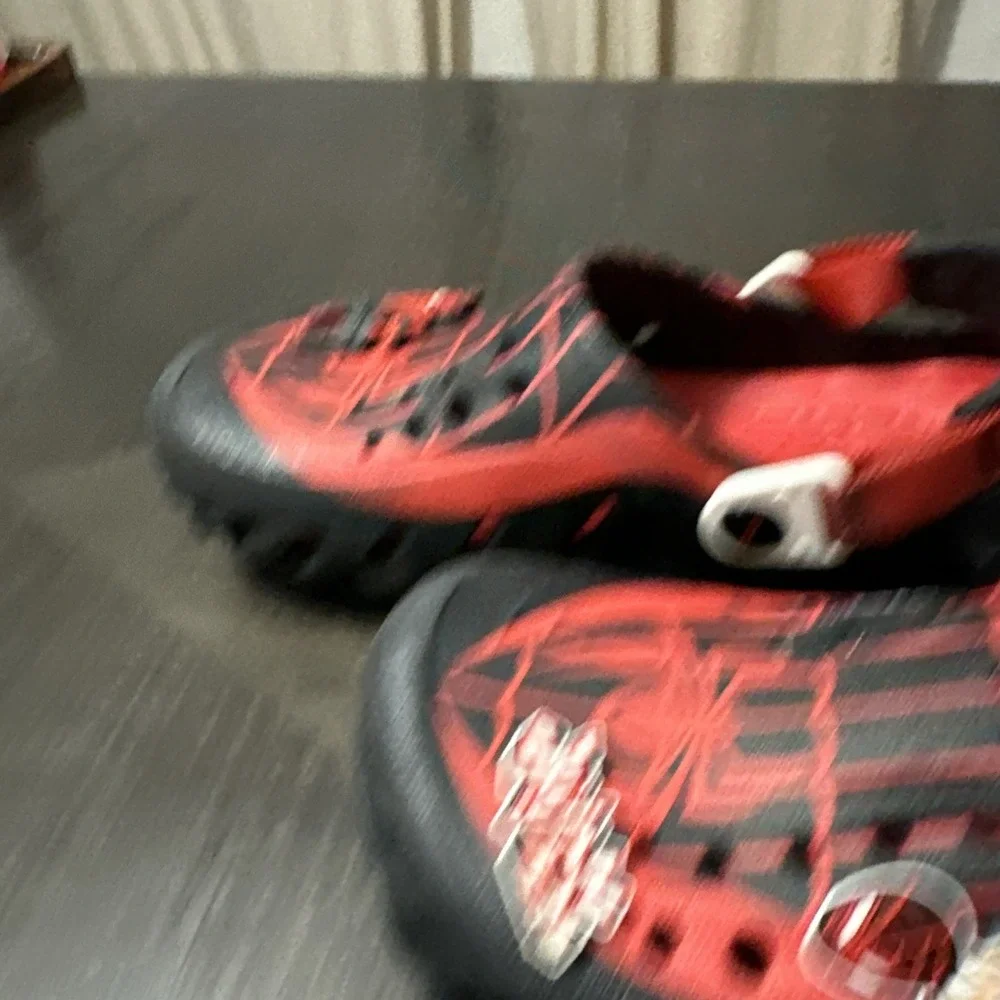 Crocs Team Spider-Man Echo Glow Clog - GLOW-IN-THE-DARK SPIDEY Kids Sz: J6 US
